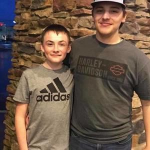 Meet your Posher, Camron